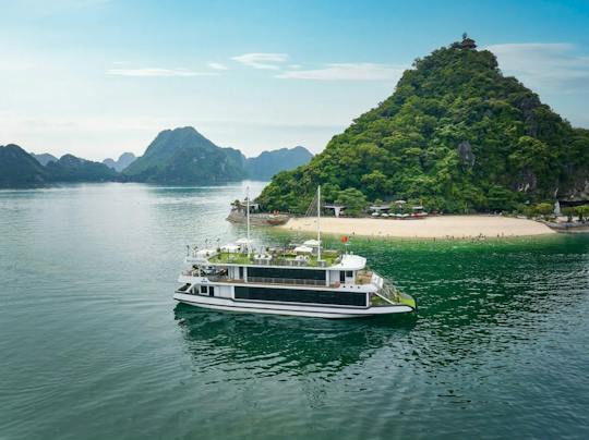 Ha Long Bay day trip with luxury cruise from Hanoi