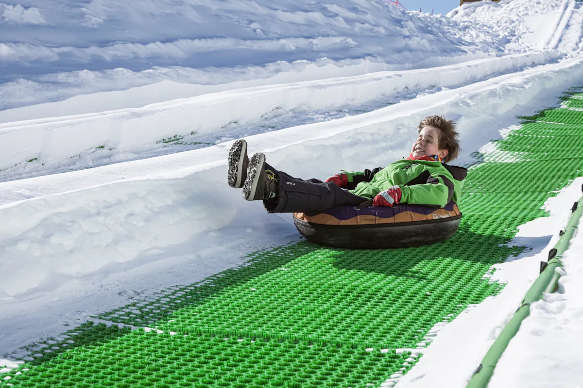 Snowshoeing or tubing and sledding in Pal Arinsal