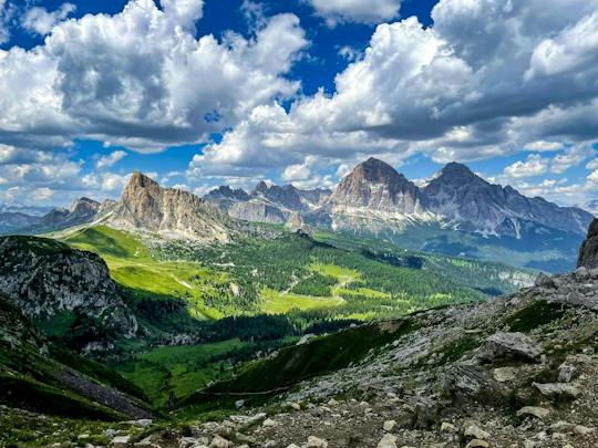 Tagesausflug in die Dolomiten mit Besuch in Cortina und an zwei Seen