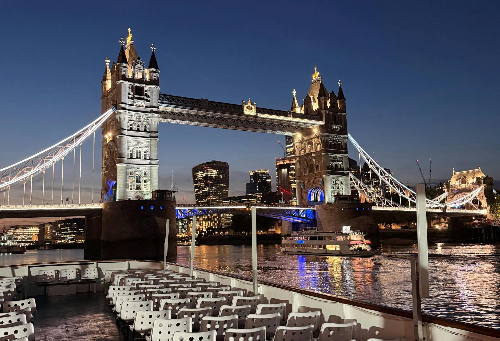 London Thames River cruise with two-course dinner