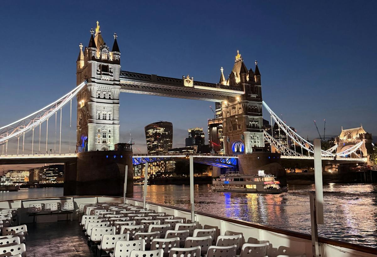 Boottocht op de Theems in Londen met een tweegangenmenu