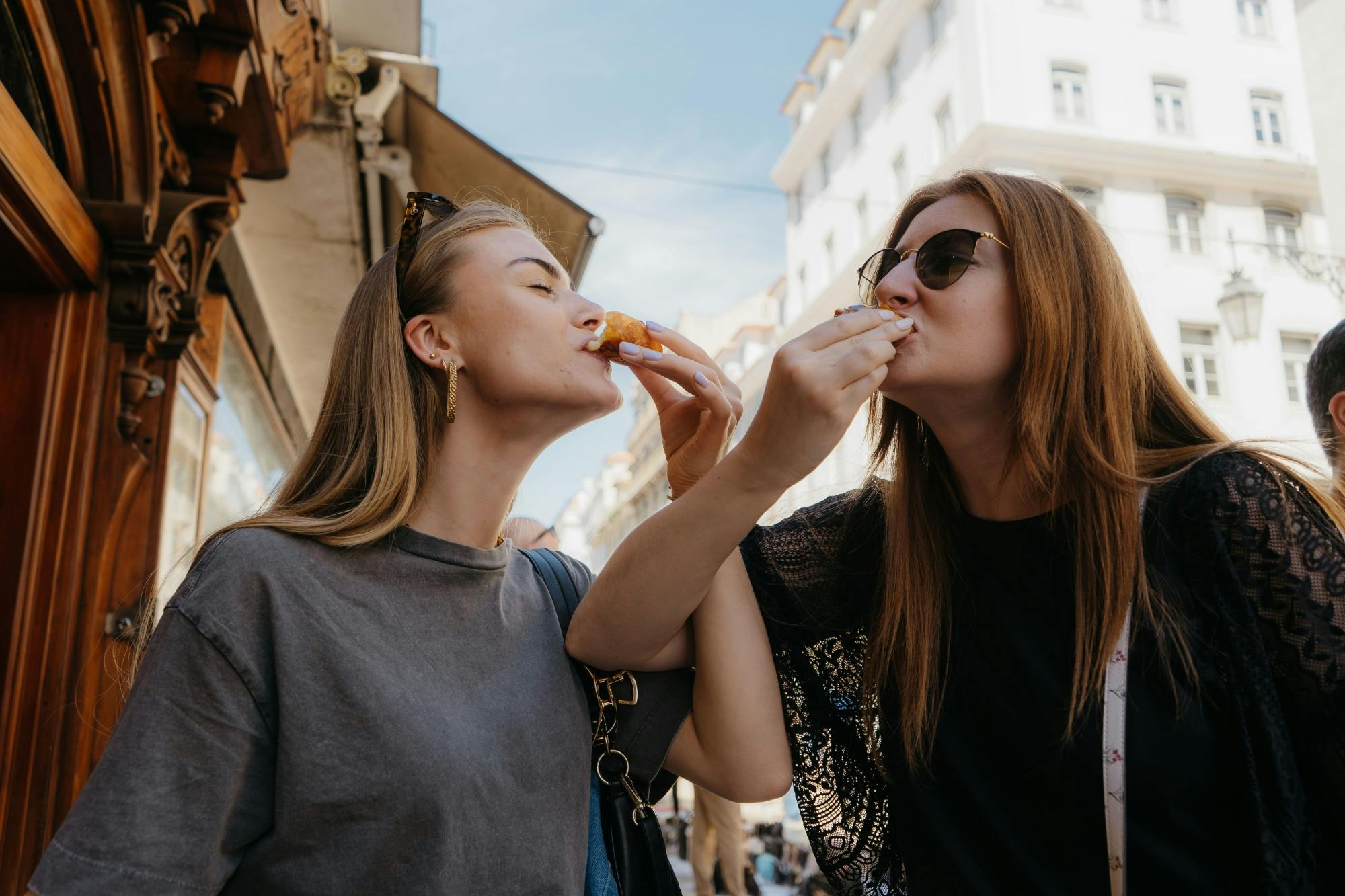 Tuk Tuk food tour in Lisbon