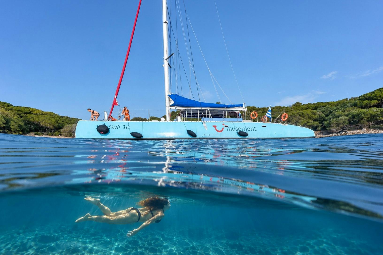 Croisière en catamaran sur la côte est de Corfou - boissons et repas