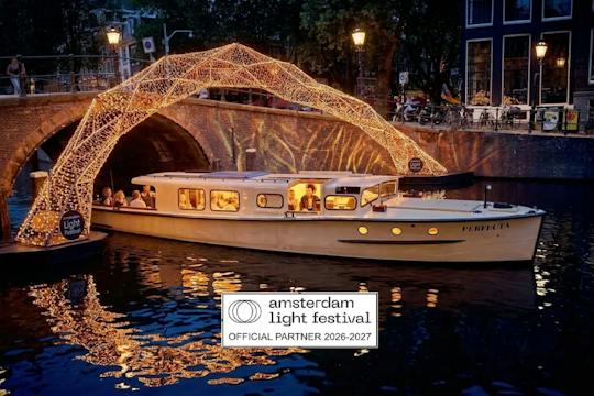 Amsterdam Light Festival cruise with hot snacks and drinks