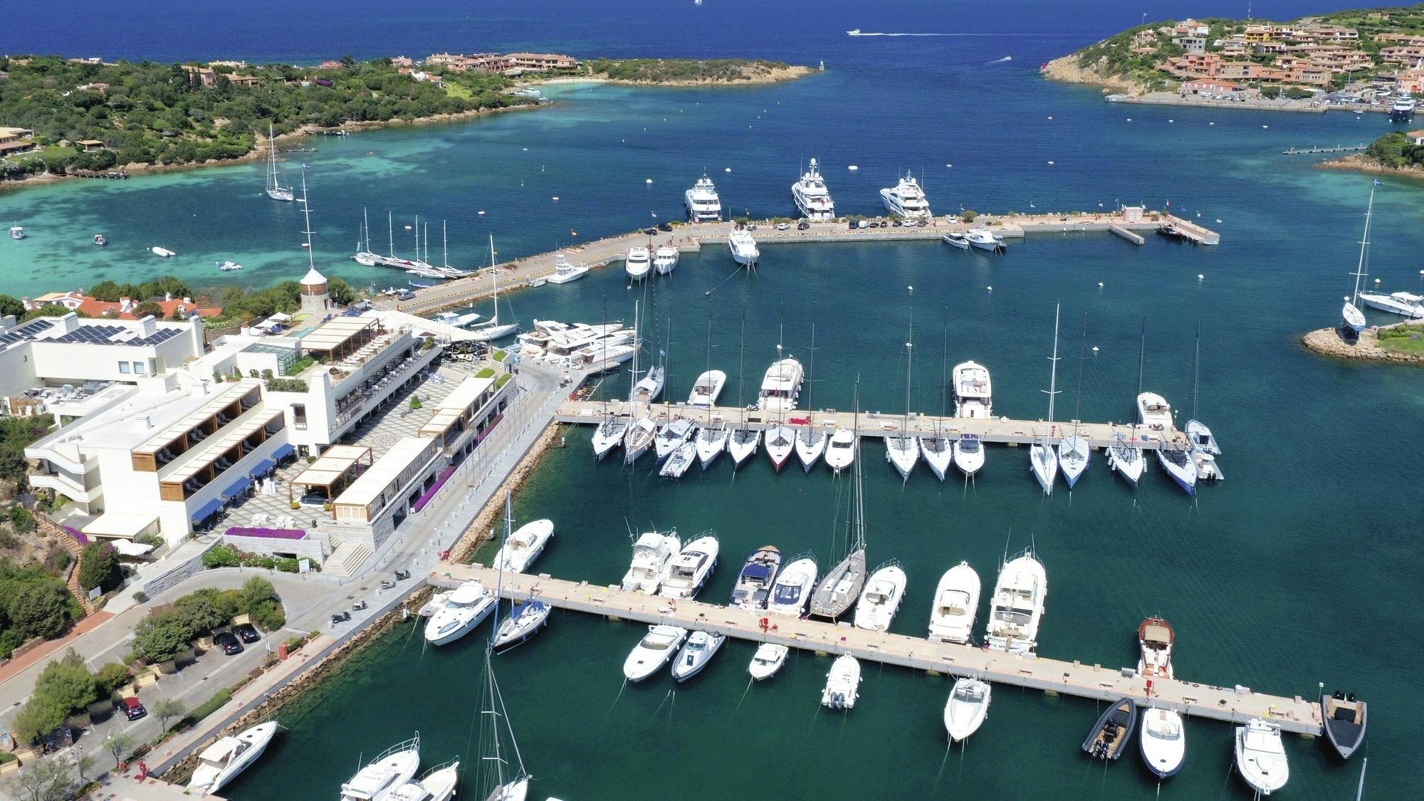 Guided tour of Costa Smeralda with Porto Cervo and beach time