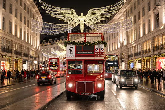 Open vintage bus tour of London Christmas lights