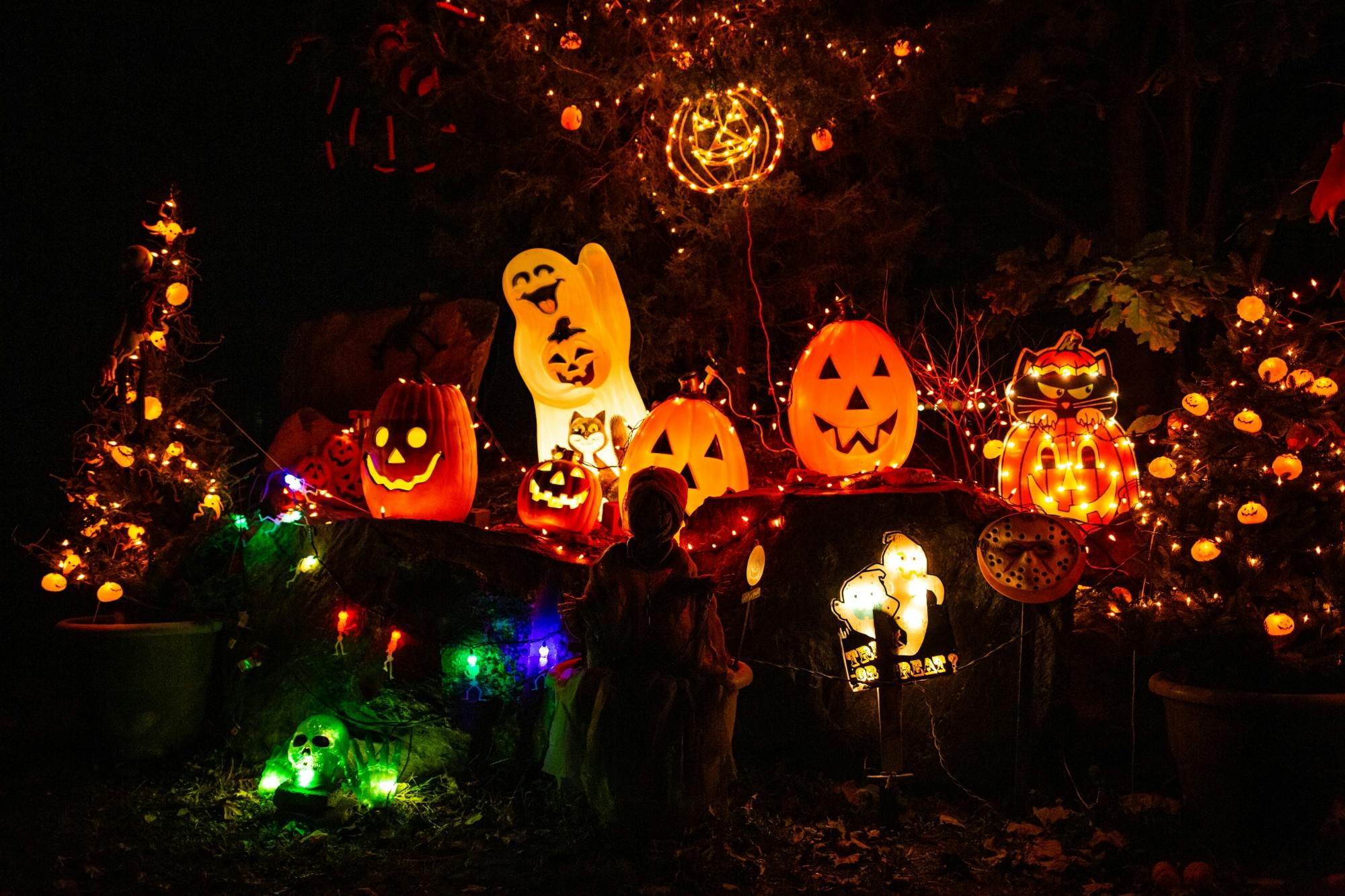 Passeio de bicicleta elétrica em Atenas no Halloween, com histórias de fantasmas e mitos
