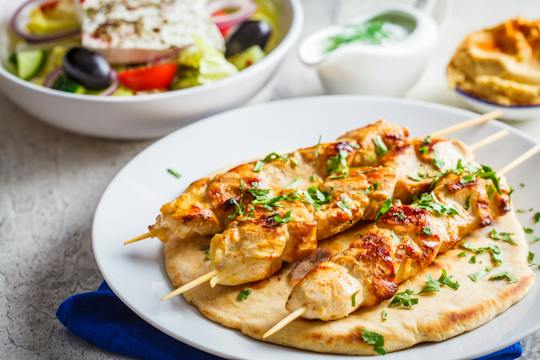 Passeio de triciclo elétrico por Atenas com degustação de gyros e souvlaki