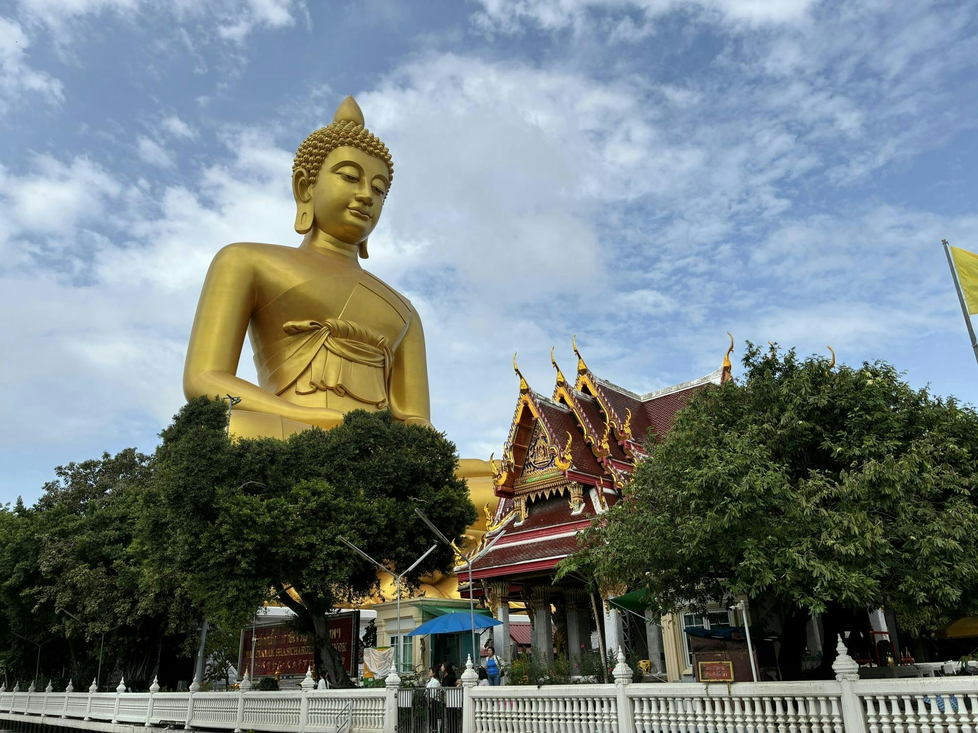 Visite de Bangkok en petit groupe à bord d'un bateau électrique sur les canaux, avec vue sur le Grand Bouddha
