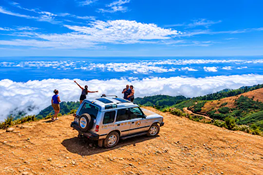 Passeio todo-o-terreno em 4x4 até ao miradouro do Cabo Girão e ao Paul da Serra