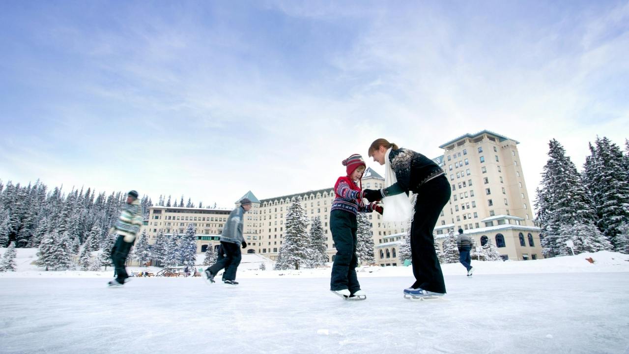 Lake Louise, Yoho National Park and Moraine Lake tour from Calgary