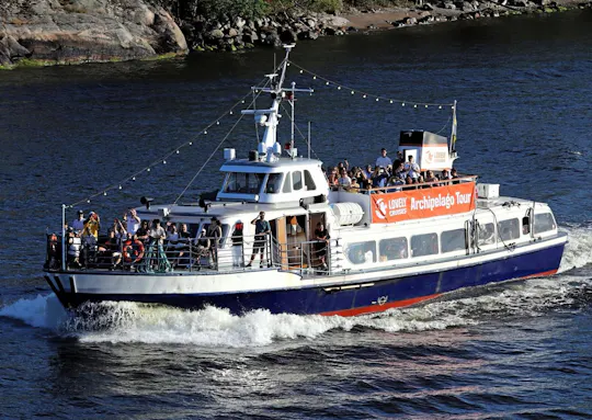 Stockholm Archipelago guided boat tour from city centre