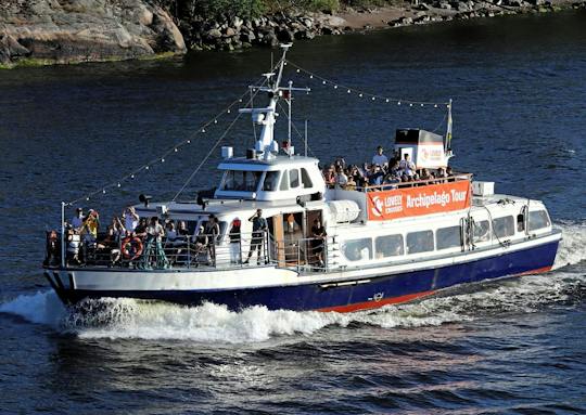 Stockholm Archipelago guided boat tour from city centre