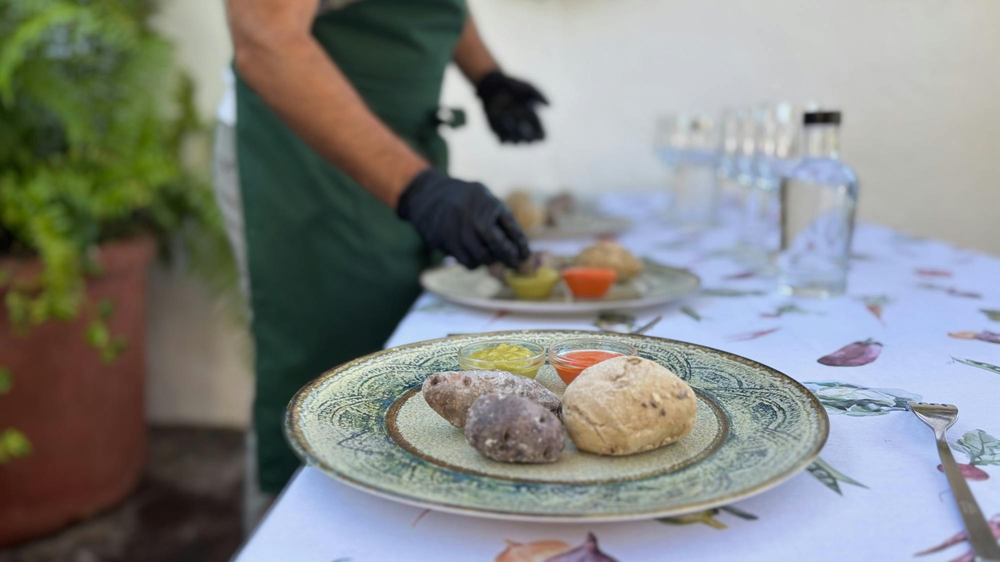 Secrets of Canarian mojo workshop at El Molino Blanco