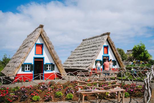 Tagesausflug durch den Osten der Insel Madeira mit Besuch der Häuser von Santana