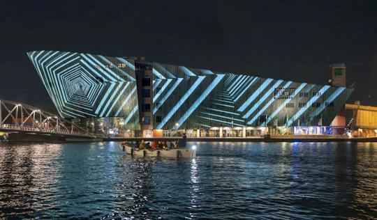 Amsterdam Light Festival – 90-minutowy rejs statkiem otwartym z przewodnikiem na żywo