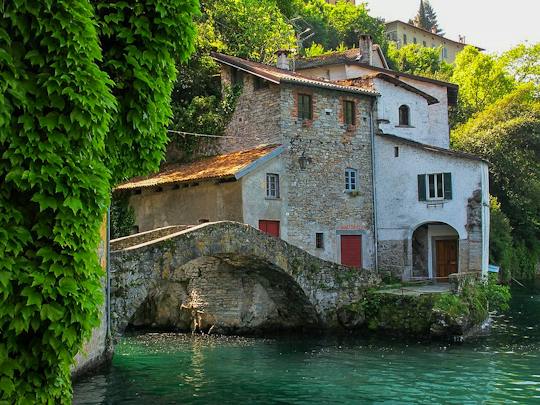 Lake Como full-day tour with Bellagio, Varenna and panoramic cruise
