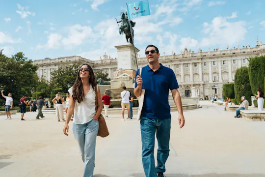 Visita privada pela Madrid dos Habsburgos com guia local