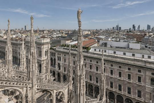 Acceso directo a la Catedral del Duomo de Milán y visita guiada por la azotea