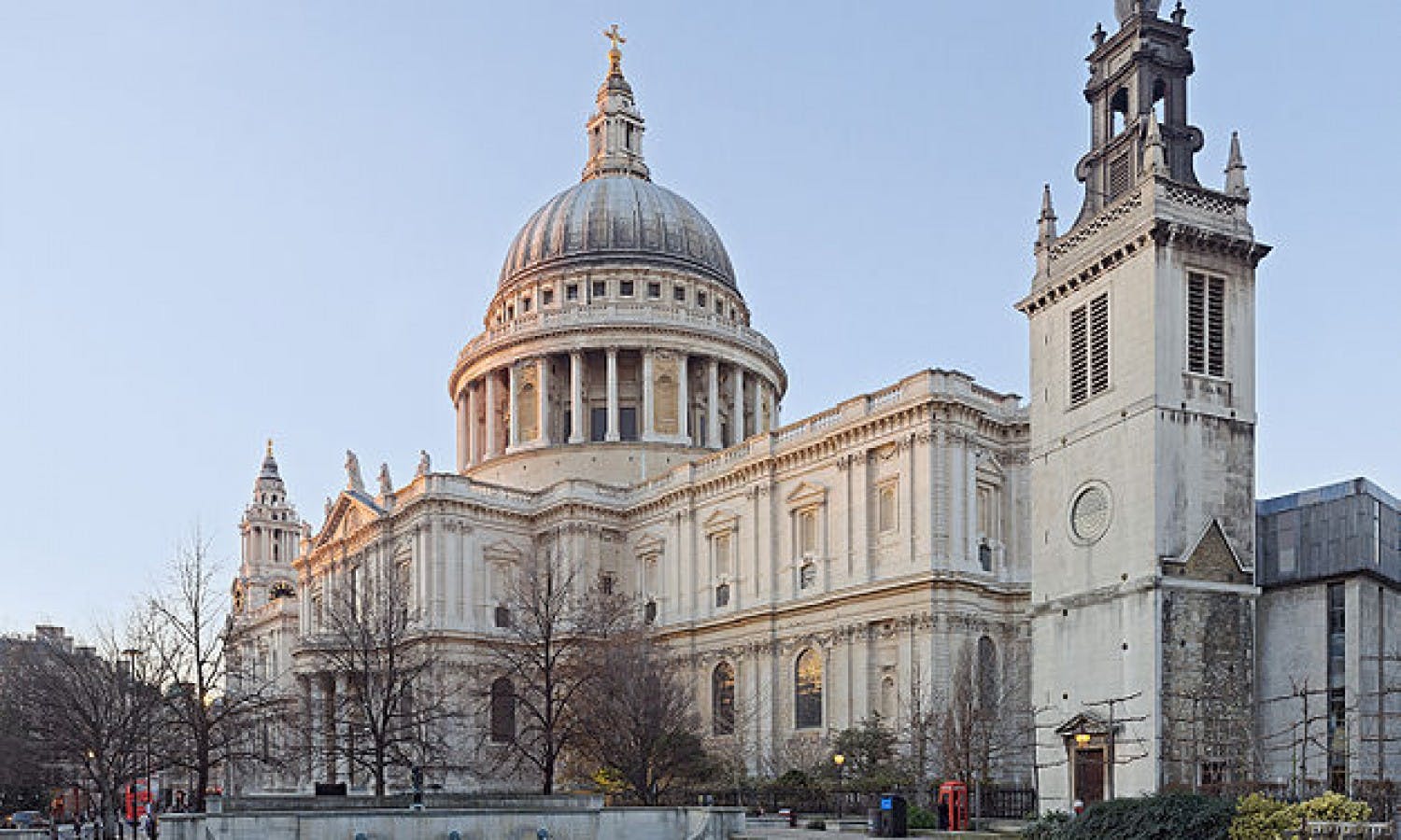 London Bus Tour with Tower of London, St. Paul's Cathedral, and River Cruise