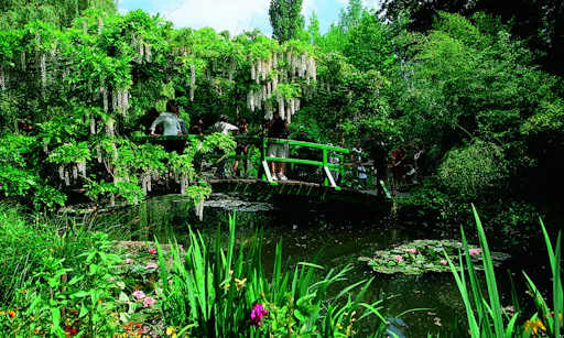 Guided Visit of Monet's home at Giverny & Versailles