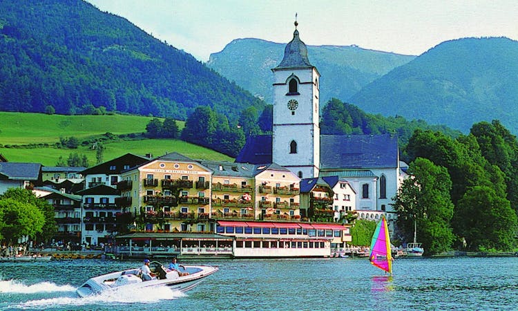 Salzburg and Lake District day tour from Munich