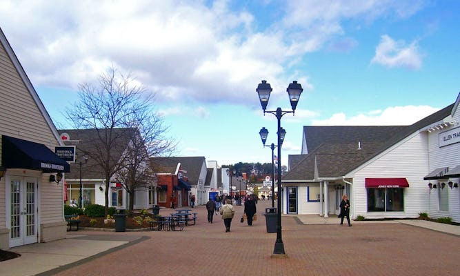 2023) Woodbury Common Premium Outlets Shopping Tour from Manhattan