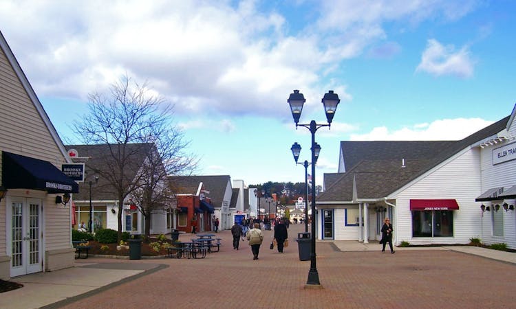 Trip to Woodbury Common Premium Outlets from NYC