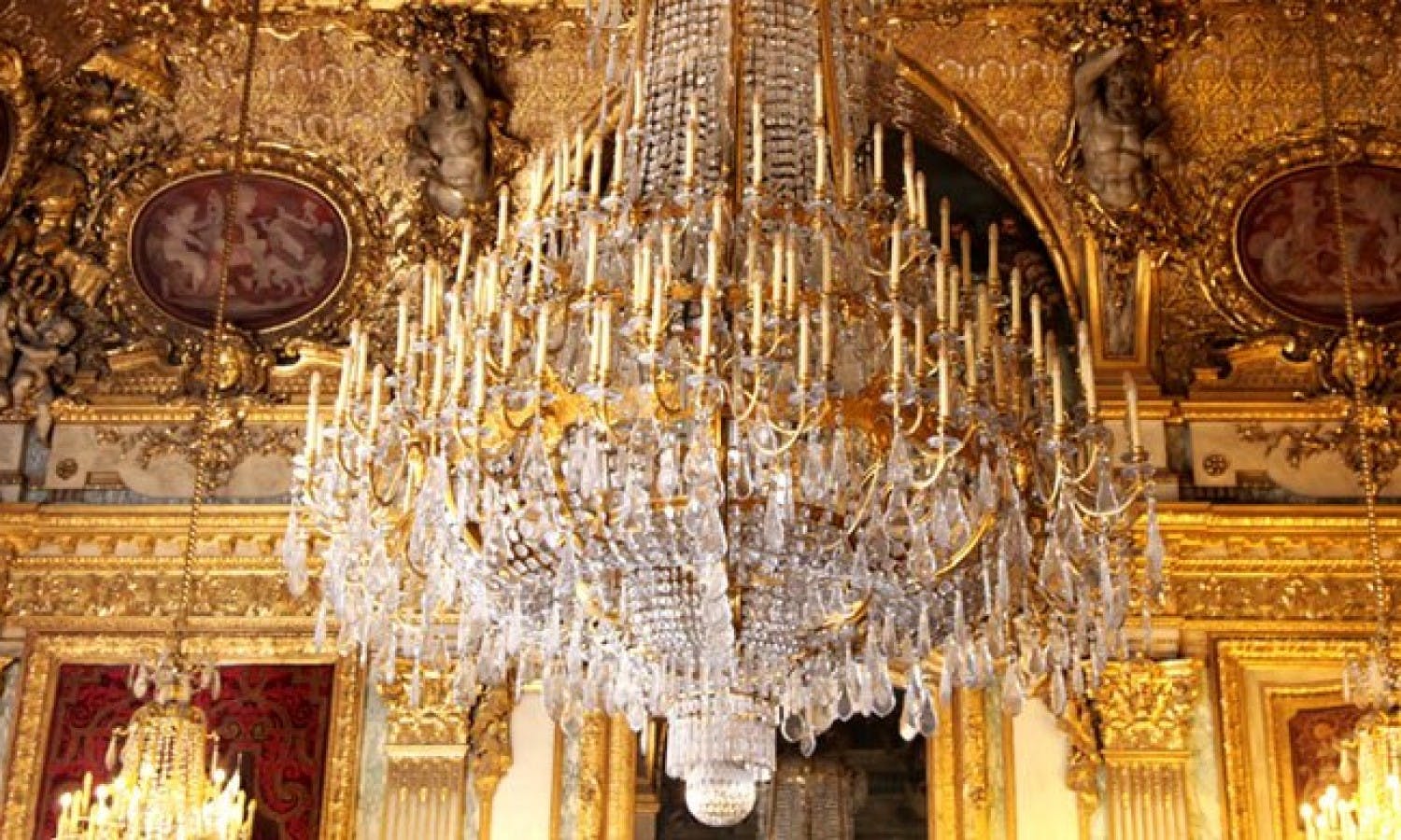 Louvre Museum by Night: Semi-Private Tour - Art and Wine Experience