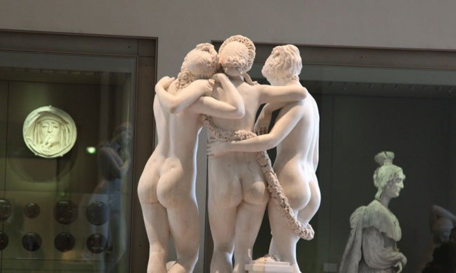 Louvre Museum by Night: Semi-Private Tour - Art and Wine Experience