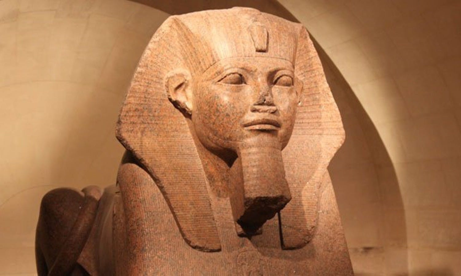 Louvre Museum by Night: Semi-Private Tour - Art and Wine Experience