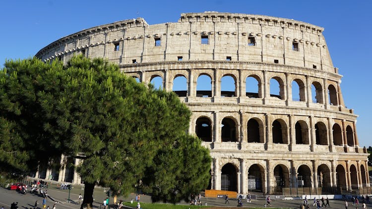 Colosseum virtual reality experience with audio guide