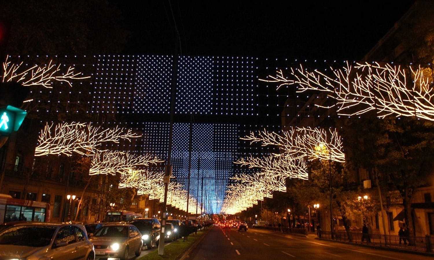 Natale A Madrid.Natale A Madrid Tour A Piedi Con Quartiere Degli Asburgo E Ingresso Al Palazzo Reale Musement