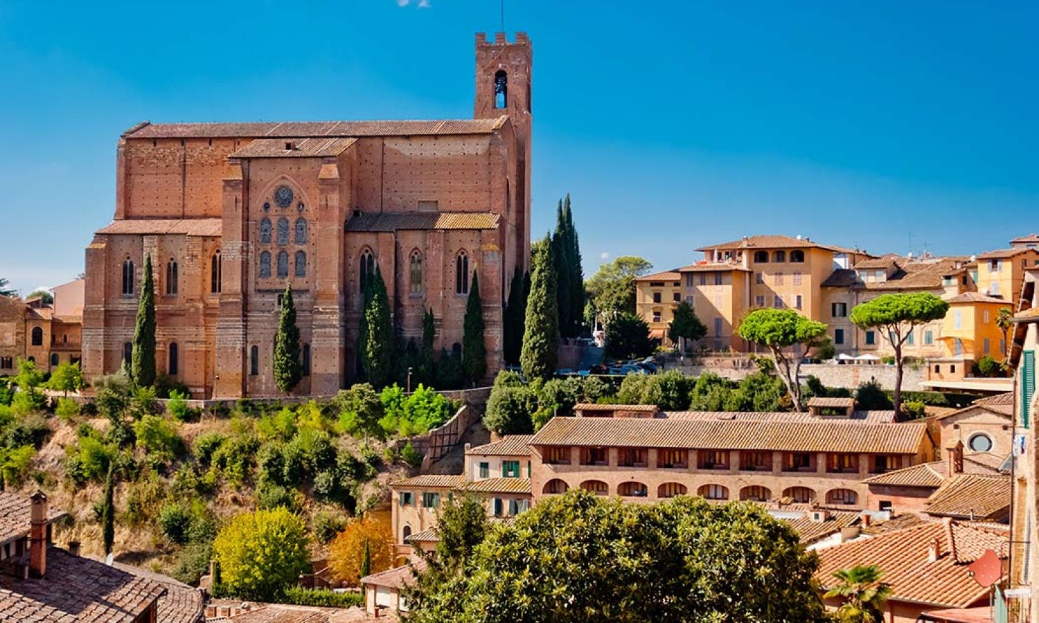 Siena, San Gimignano, Chianti and Monteriggioni: Guided Tour and Lunch with Local Products from Tuscany