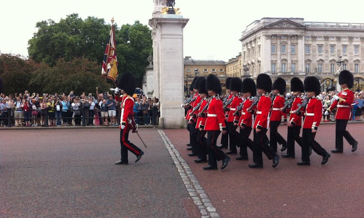 Buckingham Palace skip-the-line tour with Changing of the Guard