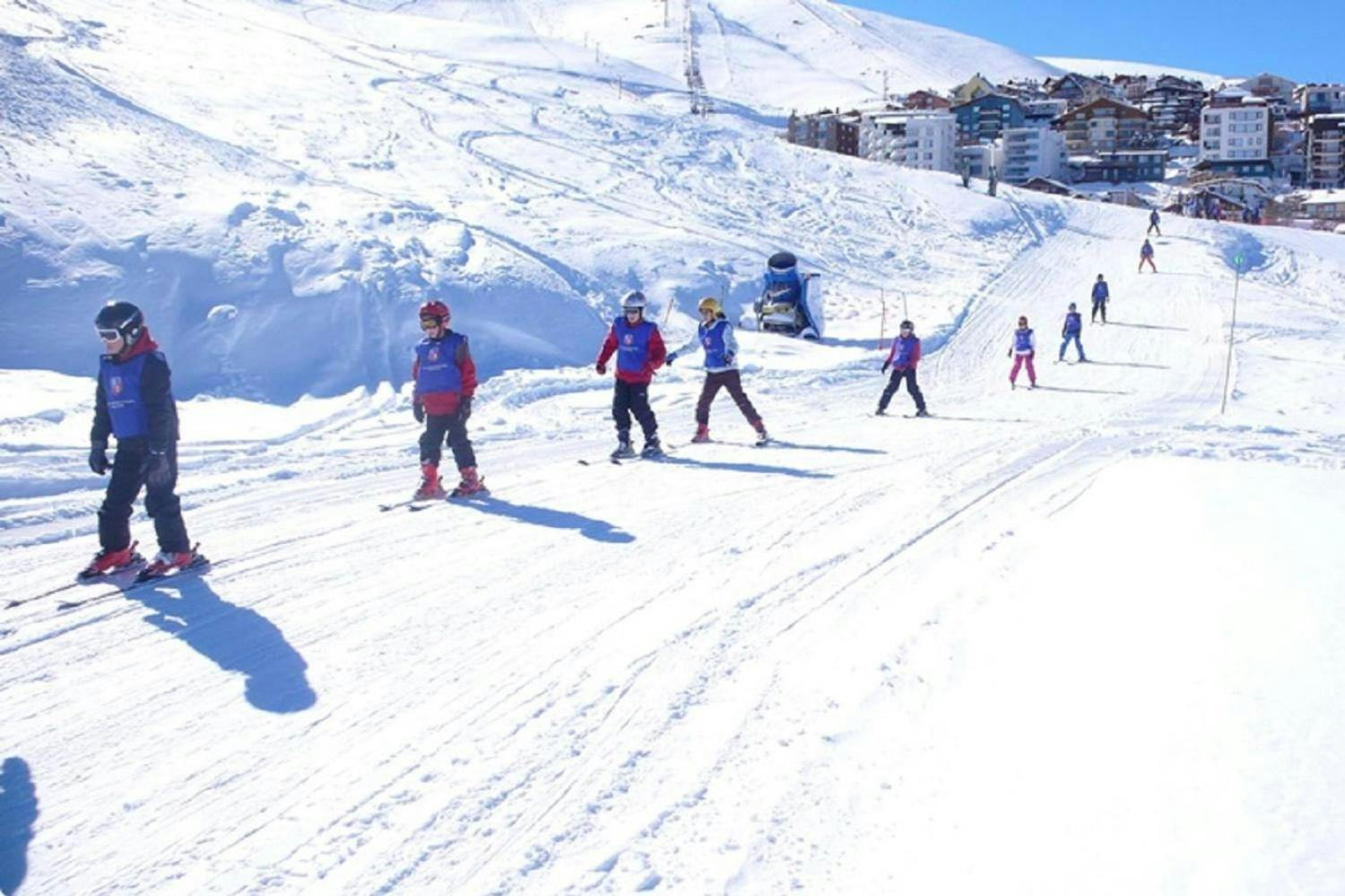 ski class at la parva resort.jpg