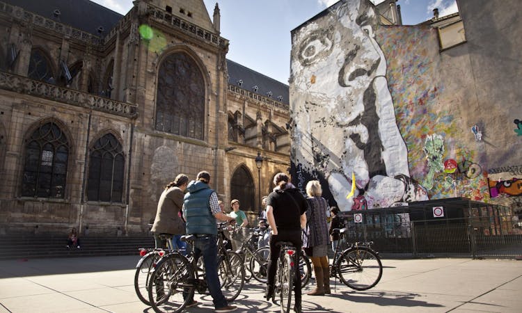 Paris: Seine River Guided Bike Tour