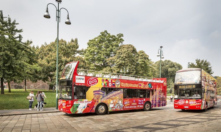 Milan hop-on hop-off bus tour: 24, 48, 72-hour tickets
