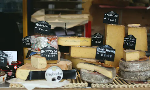 Paris: Market Tour and Cooking Lesson with a French Chef