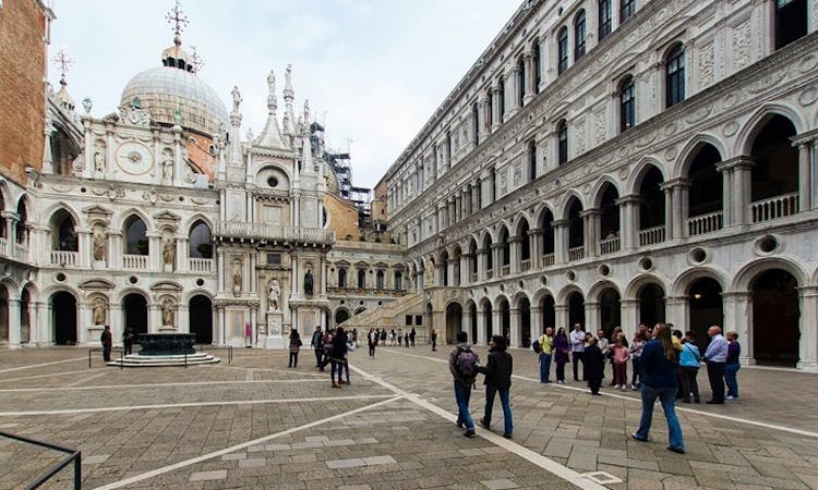Exclusive VIP Saint Mark's Basilica After Dark and Doge's Palace Tour