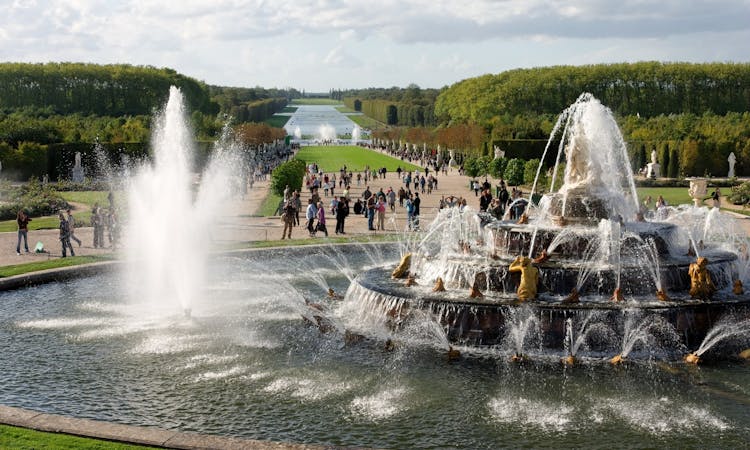 Palace of Versailles: Visit with Audioguide and Transportation from Paris
