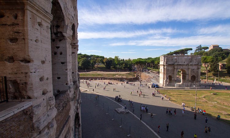 Archaeological Rome tour, Colosseum, Roman Forum and Palatine Hill