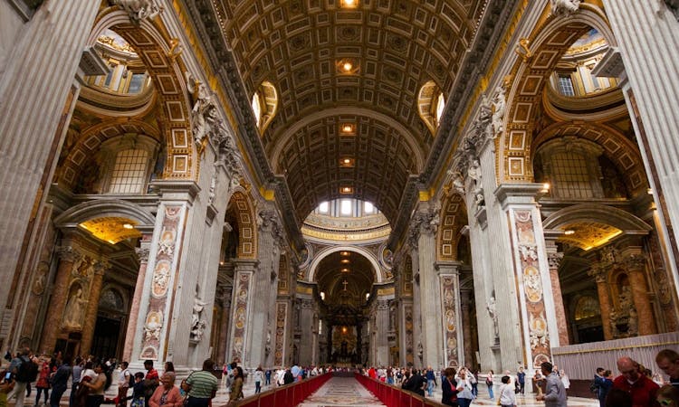 Complete skip-the-line Vatican tour for small groups