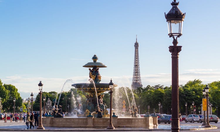 Best of Paris city tour with Eiffel Tower lunch and Seine cruise