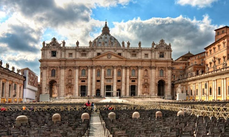 Papal Audience with Pope Francis with Short Walking Tour