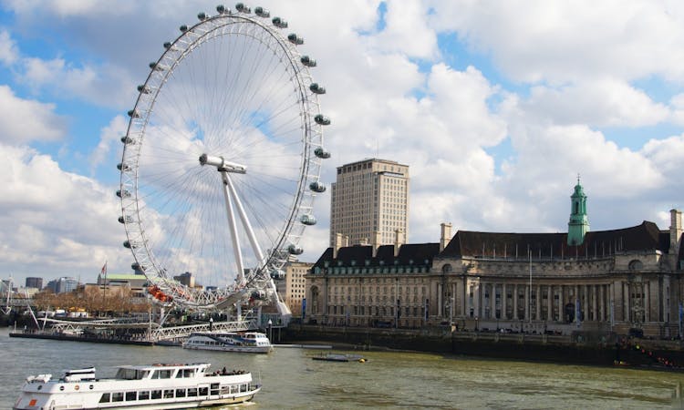 Lunch cruise on the River Thames