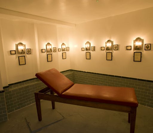 jack the ripper museum - tickets - exam table