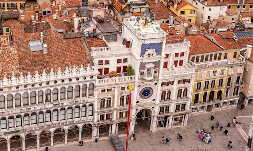 piazza san marco con torre dell'orologio_Venezia_Fotolia.jpg