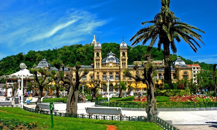 San Sebastian and Biarritz full-day tour