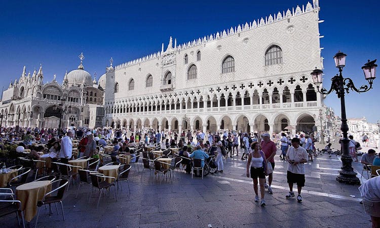 Morning walking tour of Venice with St. Mark's Basilica and gondola ride